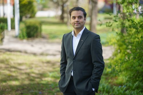 Umair Bhatti, Arbetsmarknads - och vuxenutbildningsnämnden
